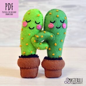 Felt cactus pattern & tutorial PDF for instant download. DIY felt cactus sewing pattern, easy stuffed felties for Valentine’s day gift. Two hugging cacti felt ornament for instant download. Pattern and tutorial by Smasterilli