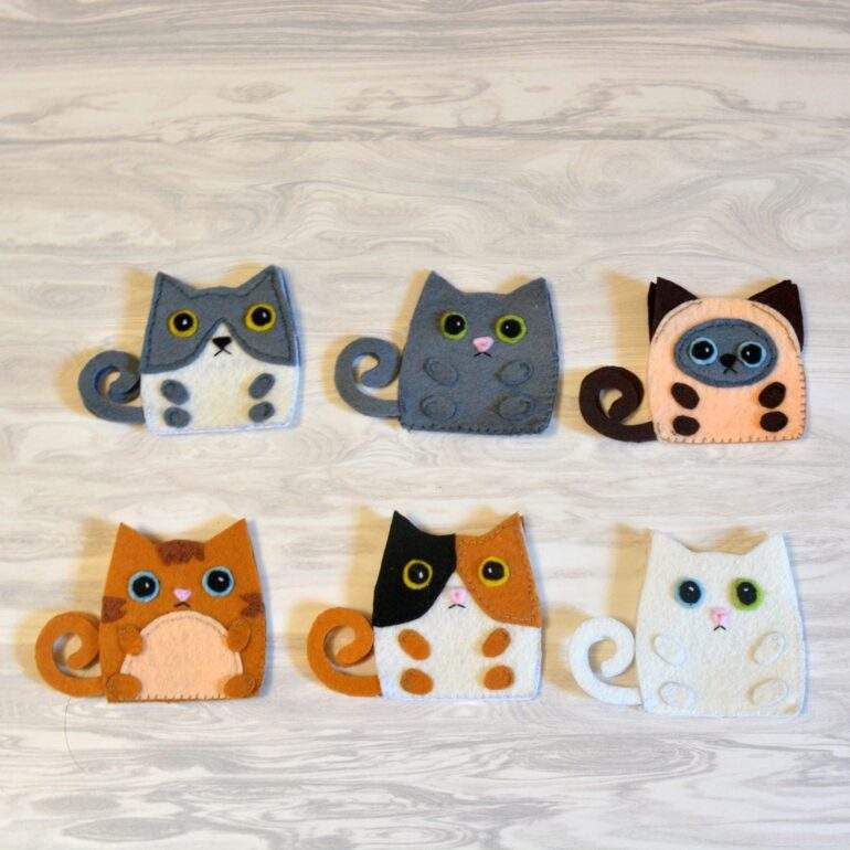 Add a touch of color to your favorite novels with these DIY Cat Felt Bookmarks Pattern PDF & Tutorial. Make six unique animal felt corner bookmarks that will show off your creative side.