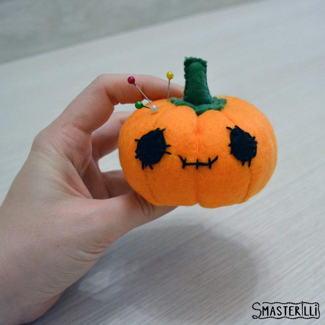 DIY Felt Pumpkin Pattern & Tutorial PDF - Halloween Gift Idea